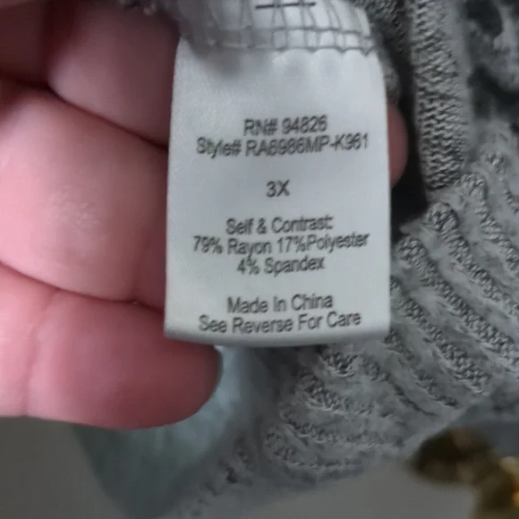 Tempted Hearts Sweater - Picture 5 of 6